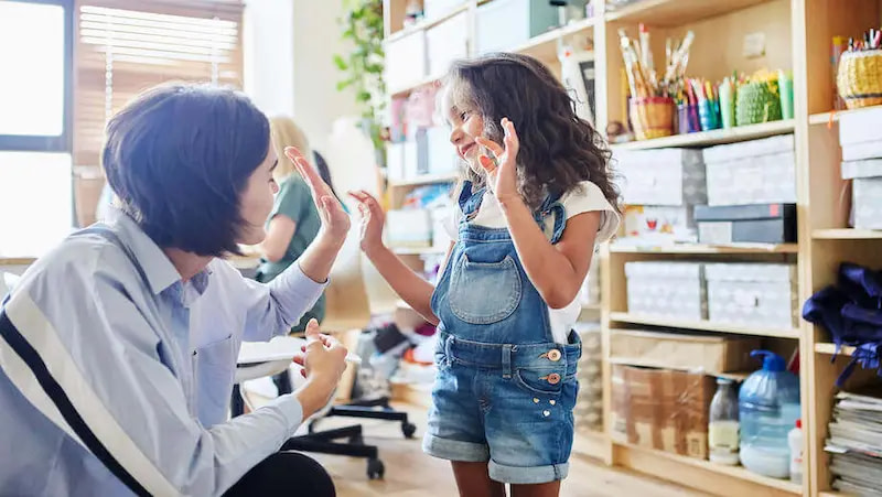 image-54 positive behavior of a mom with her daughter