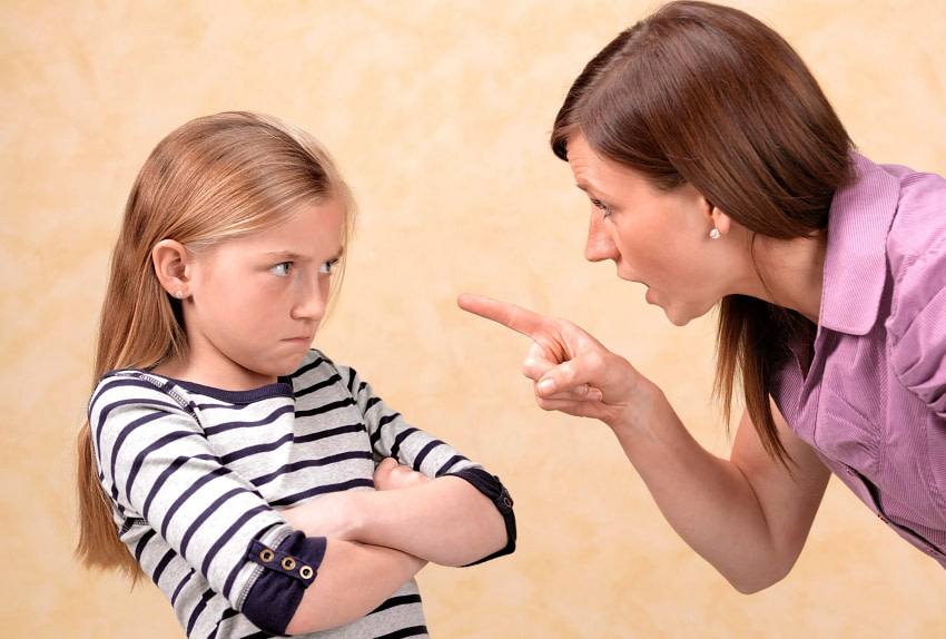nintchdbpict000346943321 A Mom Scolding her daughter